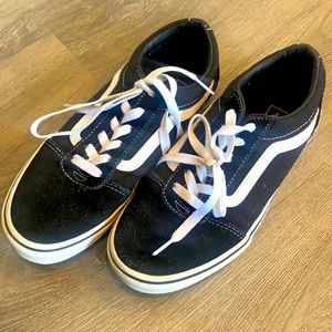 Vans Old Skool shoes (boys) size 5 youth